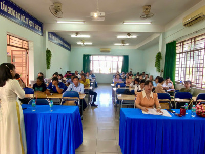 TRƯỜNG THCS ĐỊNH HÒA TỔ CHỨC THỰC HIỆN CHUYÊN ĐỀ VÀ TẬP HUẤN CHUYÊN MÔN