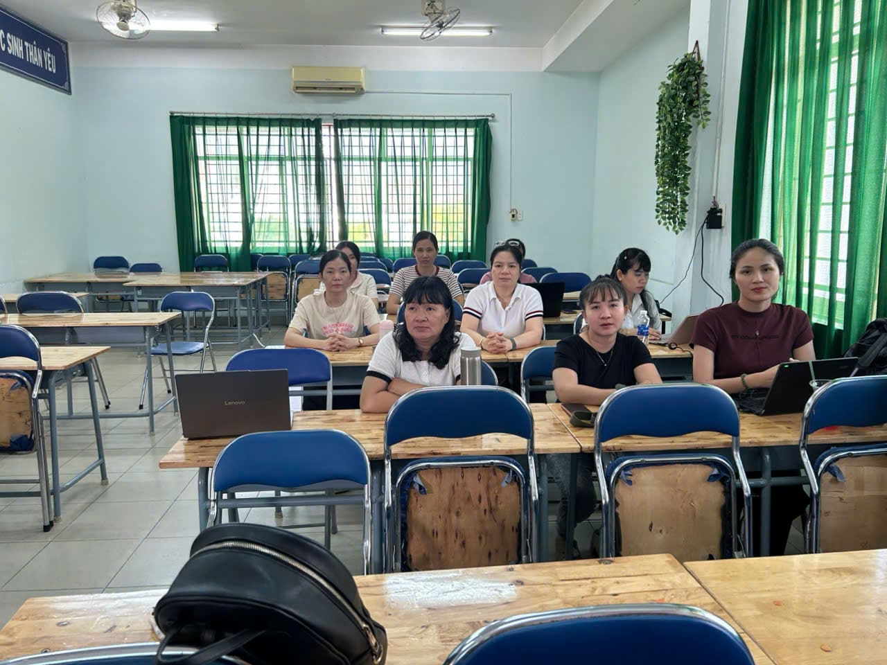 TRƯỜNG THCS ĐỊNH HÒA THAM GIA HỌC TẬP, BỒI DƯỠNG THAY SÁCH GIÁO KHOA THỐNG NHẤT BỘ "KẾT NỐI TRI THỨC VỚI CUỘC SỐNG"